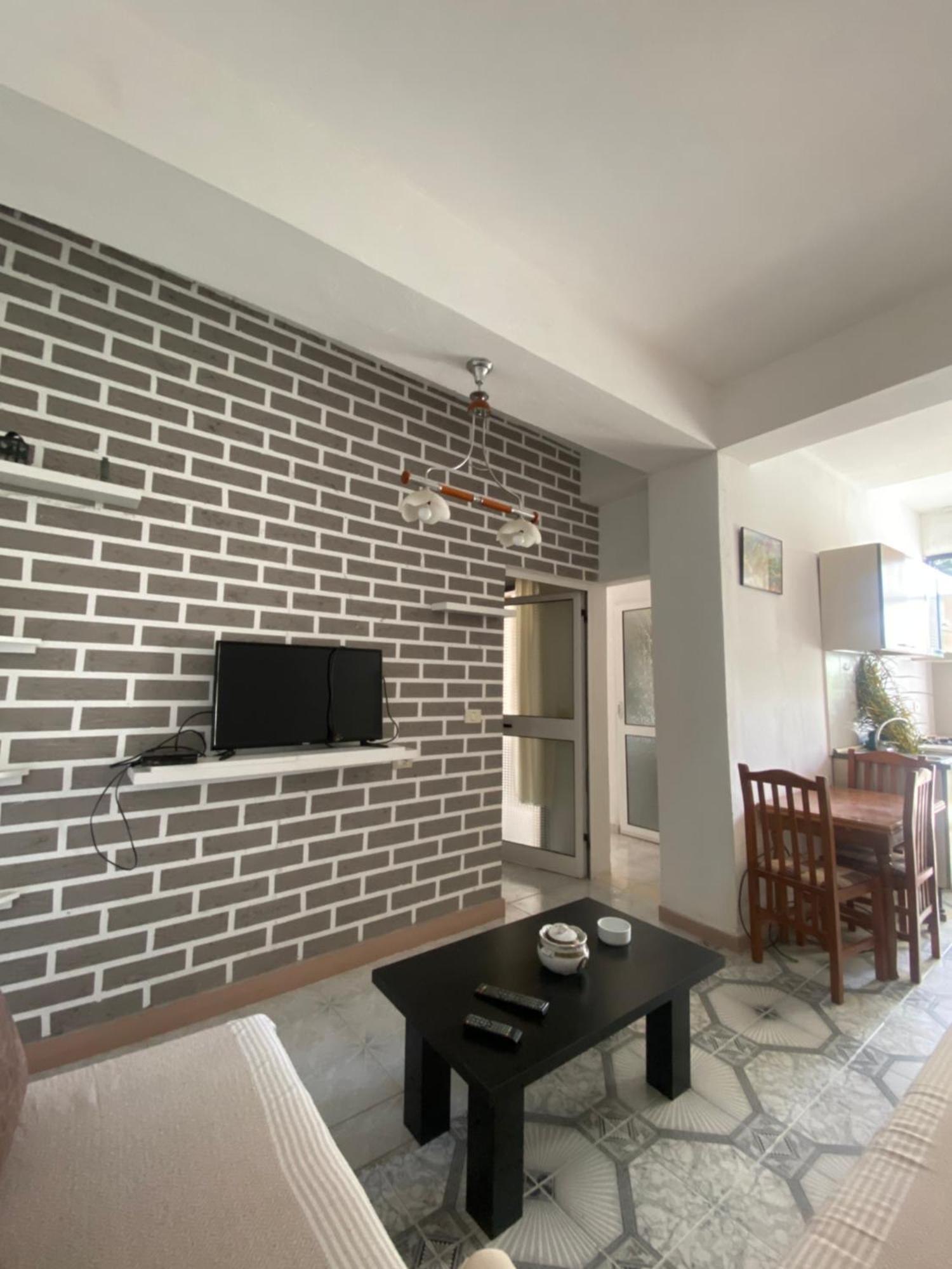 Lovely 2-Bedroom With Greenery View Durrës Eksteriør billede